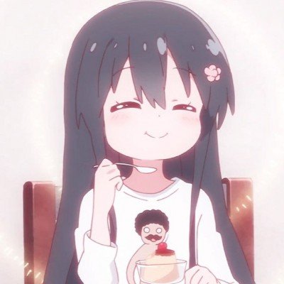 女子亲宝宝脚丫嘴唇肿成香肠